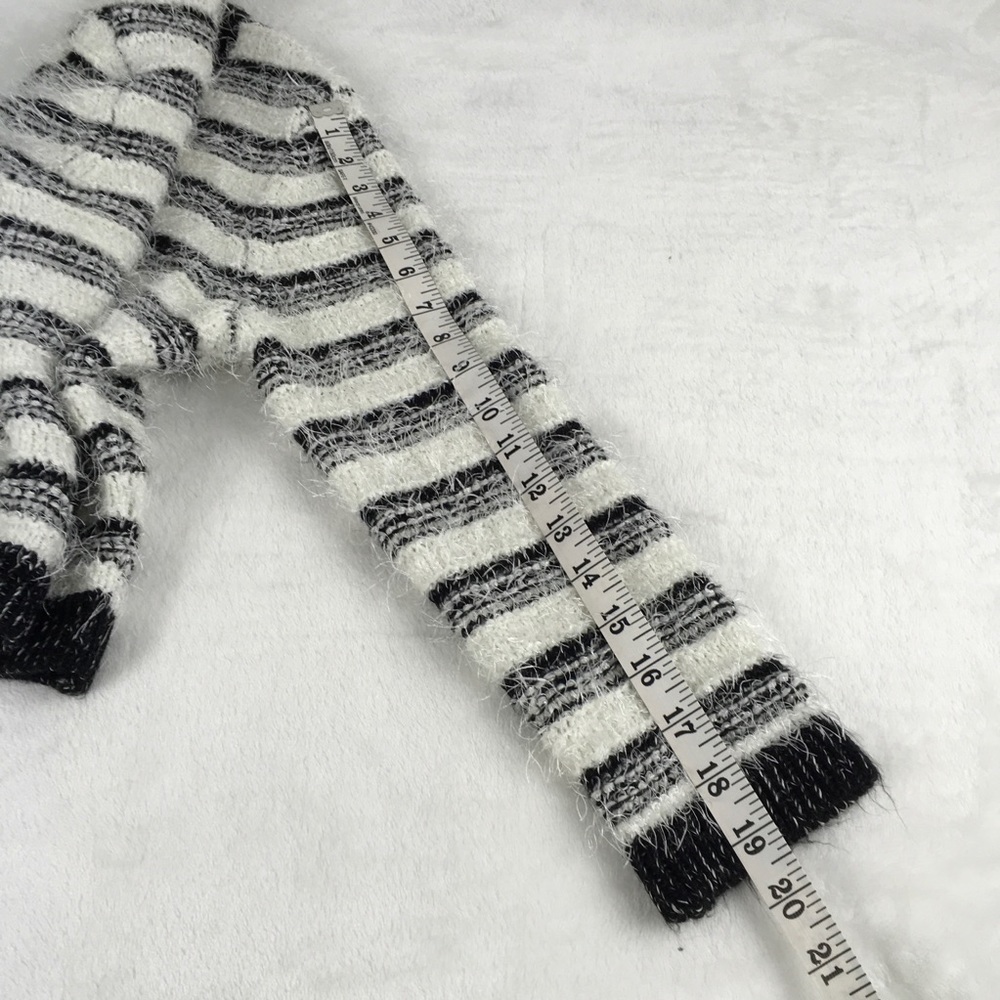 Calvin Klein Fuzzy Hairy Crop Cardigan Striped - Picture 8 of 8